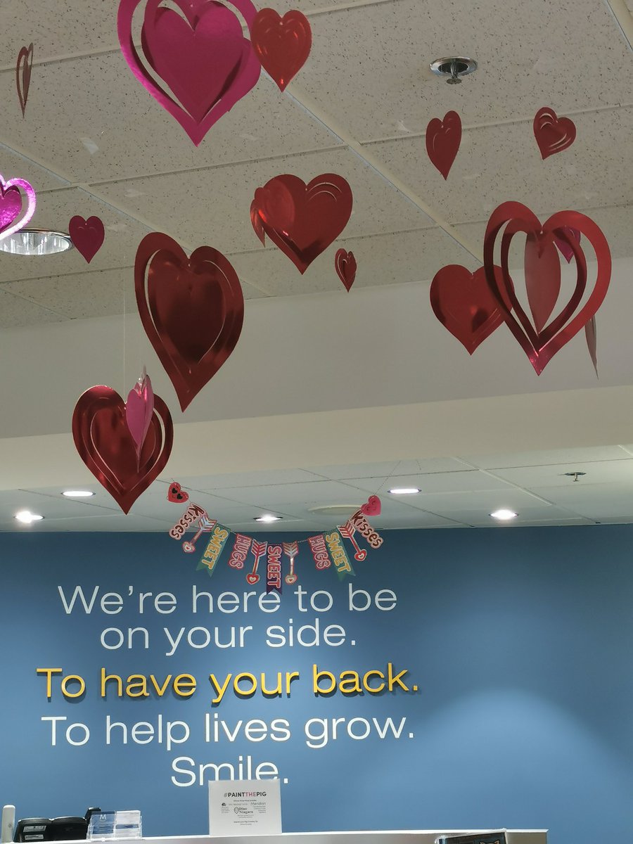 MaggieJJJM's tweet photo. Showing some love today here in #boominBeamsville. Please share love today as well. Help fill the Pigs bellies and donate in support of @fill_the_pig Campaign supporting Youth Mental Health @PathstoneMH #valenswinesDay #fillthepig #supportourfuture https://t.co/hr3ppj55cw