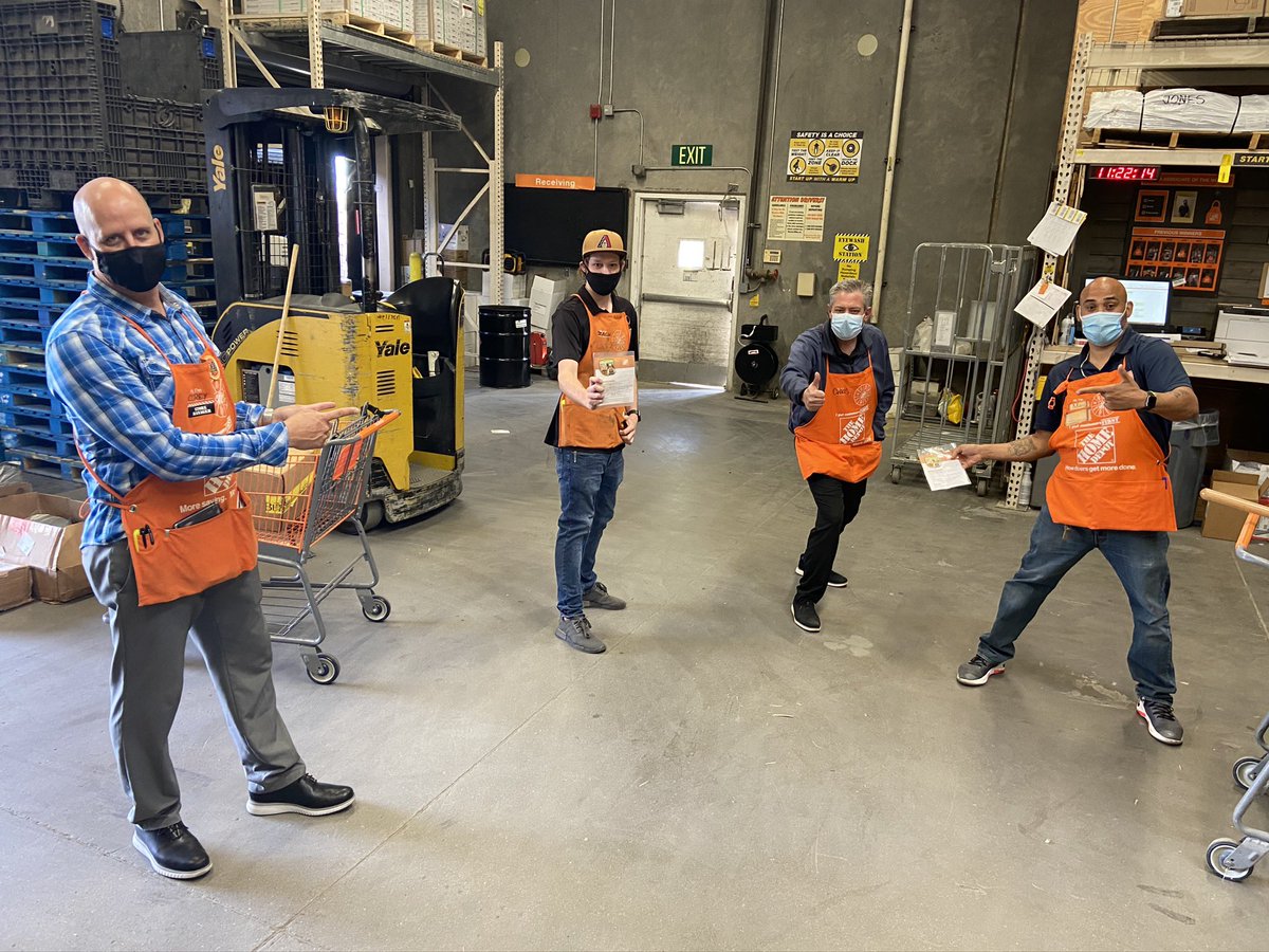 Thanks to our TOM Chris for supporting team 415 this week. Sharing the ❤️ with these 2. Zach for building relationships and Marc on his promotion to ONOASM. Proud of you both. @mrchrishuston <a href="/CBoswellHD/">Corey Boswell</a> <a href="/cat_thanner/">Cathy Thanner</a> <a href="/D66Celest/">Sheldon Celestine 🇹🇹🇺🇸</a> <a href="/FeliciaPuente05/">Felicia Duran</a> <a href="/RussellTomlins7/">Russell Tomlinson</a> <a href="/mosesjedTHD/">Jed Moses</a>