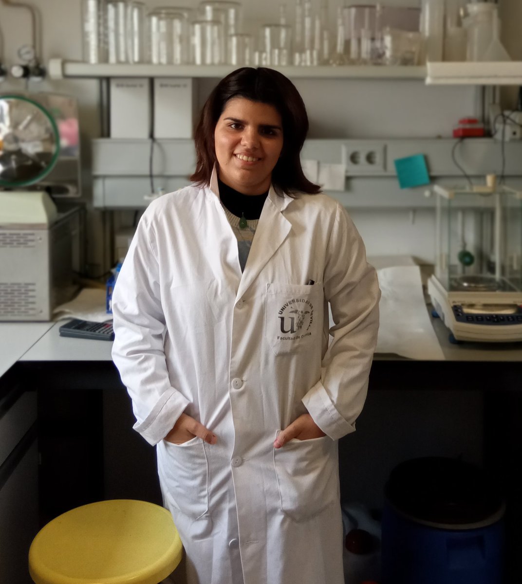bionanometUGR's tweet photo. Aquí tenemos a #María estudiante del Grado en Química. Está realizando su TFG con nosotros en el desarrollo de un pre-test para la detección en casa del virus SARS-CoV2 #MujeresEnCiencia #11Feb2021 https://t.co/s5KBhd46n1 https://t.co/ld6vJTotGs