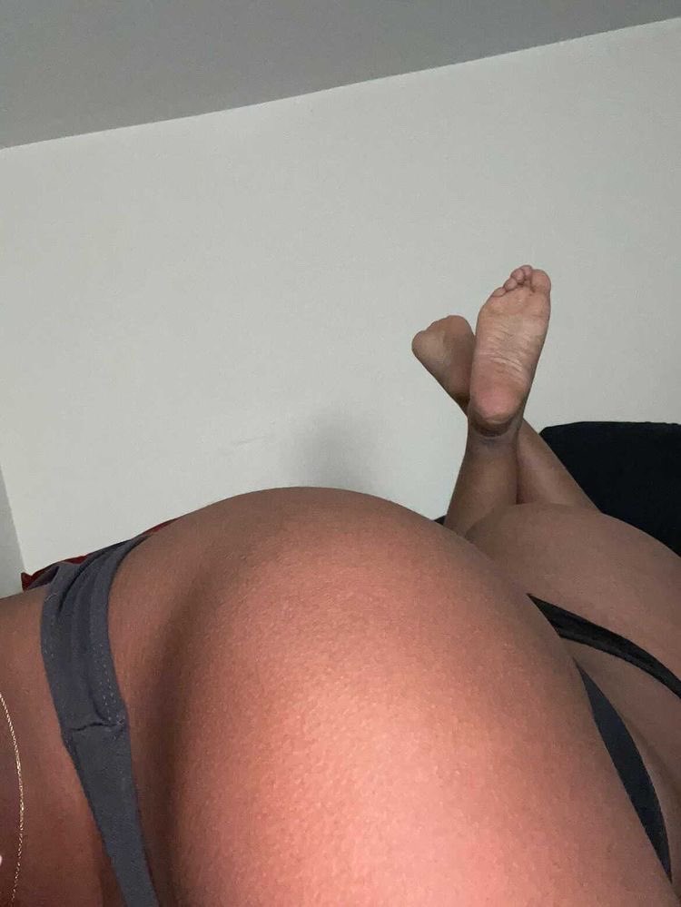 alumnisoles's tweet photo. Crossed soles #scrunchedtoes #scrunchedfeet #solesup #solepose #longfeeg #thickfeet #footlovers #feetappreciation #ebonysoles #feetandsoles #assandsoles #footfetishcommunity https://t.co/4Mwz5Th8UI