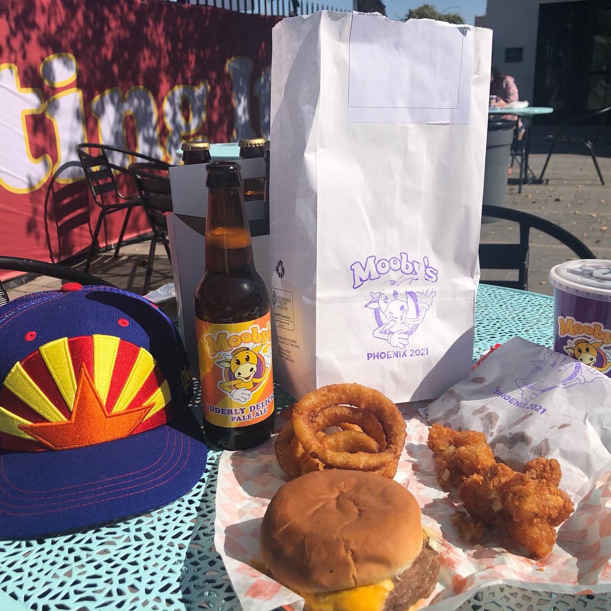 AZdevilchef's tweet photo. Pulling the @chaddukes Maneuver enjoying the @ThatKevinSmith Mooby’s cow tipper and hater tots. And yes the chocolate covered pretzels are a little melty. https://t.co/5OOkILw3n1