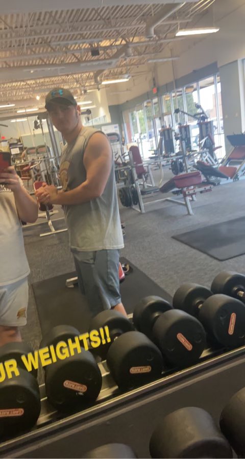 lukas57150498's tweet photo. Had a great work out today (thanks for coming with me @AndrewLaPan1)    

@JnashCoach @SPauldingHS_ATH @SUMOROBINSON @SPCoachWilliams https://t.co/q2XDaTGEeE