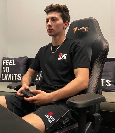 POINT3GG's tweet photo. Flashback Friday to the release of the DatMan Collection @MamaImDatMan_
Canโt wait to see him show out this season in the @nba2kleague!
#flashbackfriday #DatMan #POINT3GG #KingsGuard https://t.co/rKGTWdmYZd