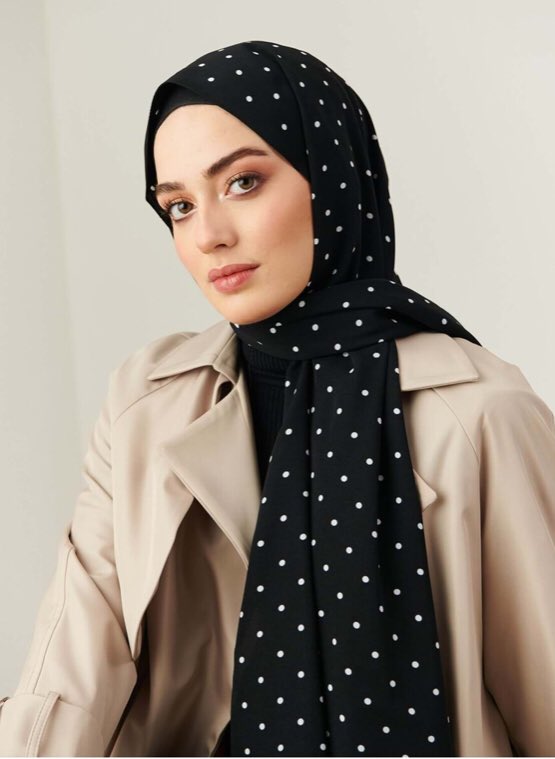 arenmoda's tweet photo. 🌸🌸🌸Moda Kaşmir Black-White Medine İpeğ’i Şal ☘️ 1 adet şal 58,00₺ ☘️ 4 adet şal 210,00₺ 📦 Ücretsiz kargo ve hızlı teslimat fırsatı https://t.co/4TodH2OJ8d Bilgi ve Sipariş için DM📩 #modakaşmir #tesettur #fashionista #whitefashion #blackandwhite #blackfashiondesigners https://t.co/XBn12njnmD
