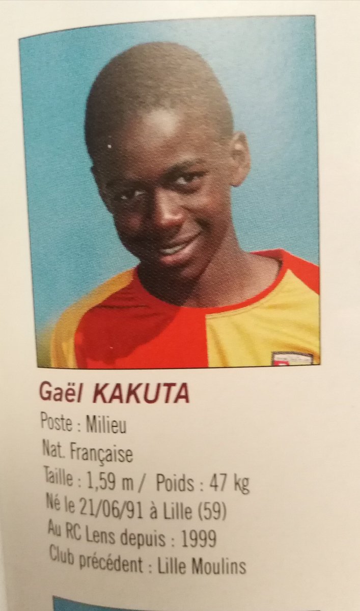 A_Taillez's tweet photo. La pépite du soir : Gaël Kakuta sous le maillot lensois lorsqu'il évoluait avec l'équipe "12 ans" du Racing ! 😁 Source : Sang et Or Mag, mars 2004 (17 ans déjà !)
De quoi chambrer votre coéquipier @Djoninho25 @C_DoucoureOff  😁 https://t.co/JjdPOxYMAa