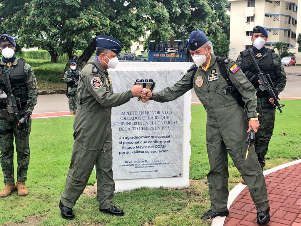 FuerzaAereaEc's tweet photo. Con la presencia del Brigadier General Gustavo Agama P., Comandante General FAE, en el Comando de Operaciones Aéreas y Defensa se realizó la inauguración del Templete, en honor a los valerosos soldados que se emplearon en el conflicto de 1995. #10FebAvCombate https://t.co/uAY66hM6EX