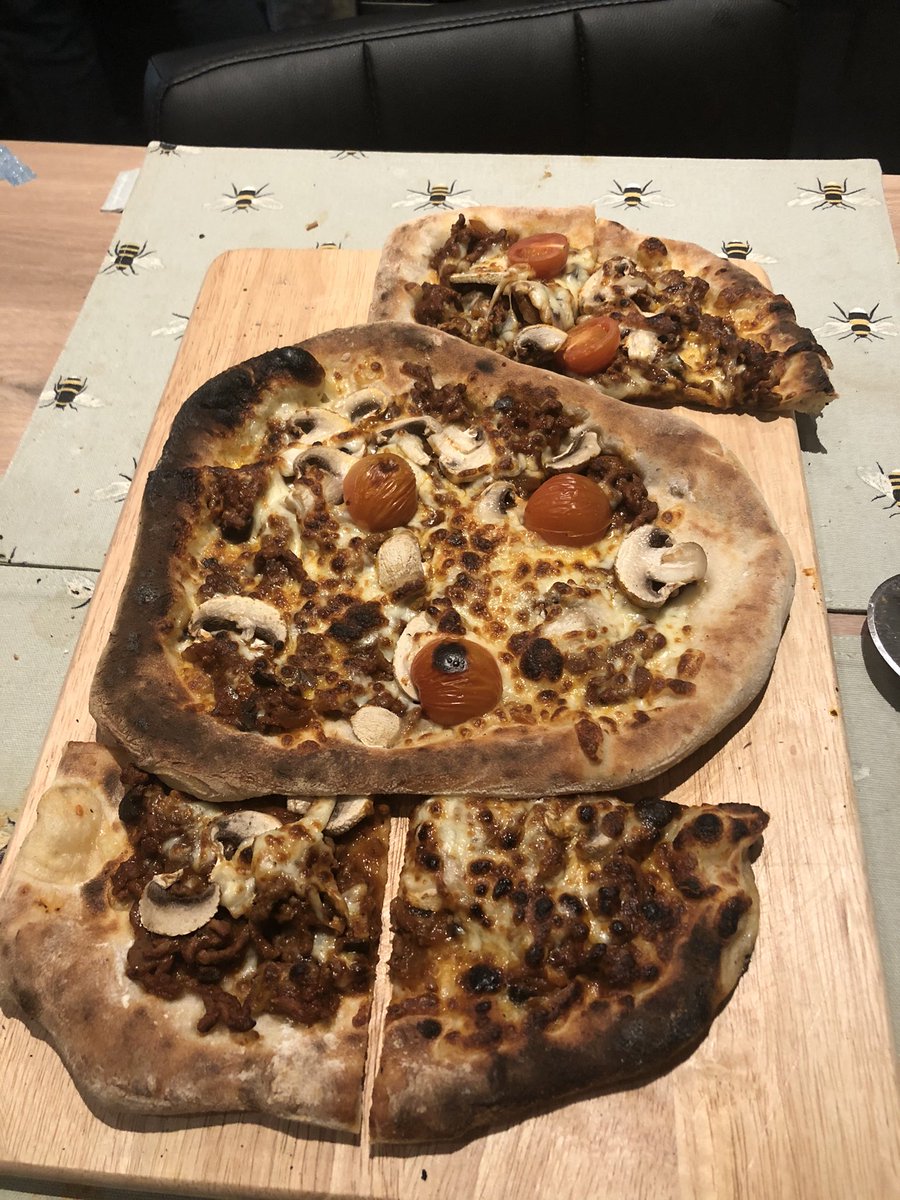 pashpage's tweet photo. @TeachingTheVoid Coke Zero and homemade bolognese pizza for us tonight. #oonifyra The alcohol comes tomorrow whilst sat in our pub shed!! https://t.co/NuAoWaFXYu