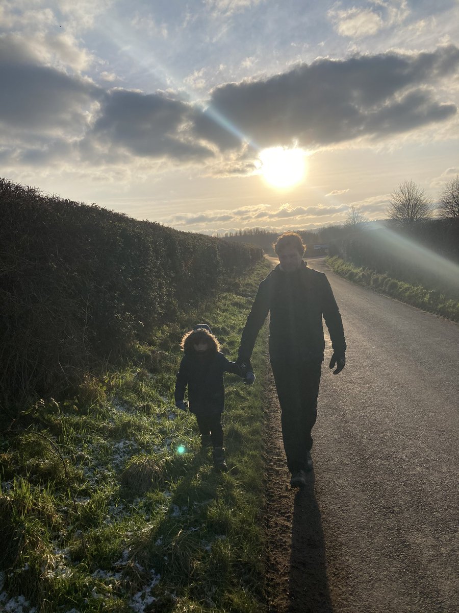 kit2kat's tweet photo. Daddy joined us today so we had evening sun glory! #50milesinFeb Miles 20&21 #ForSian @childrensociety @ChildSocChurch If you can spare a couple of quid we would be so grateful π https://t.co/D61i5d6zR7 https://t.co/7asNcUCOeV