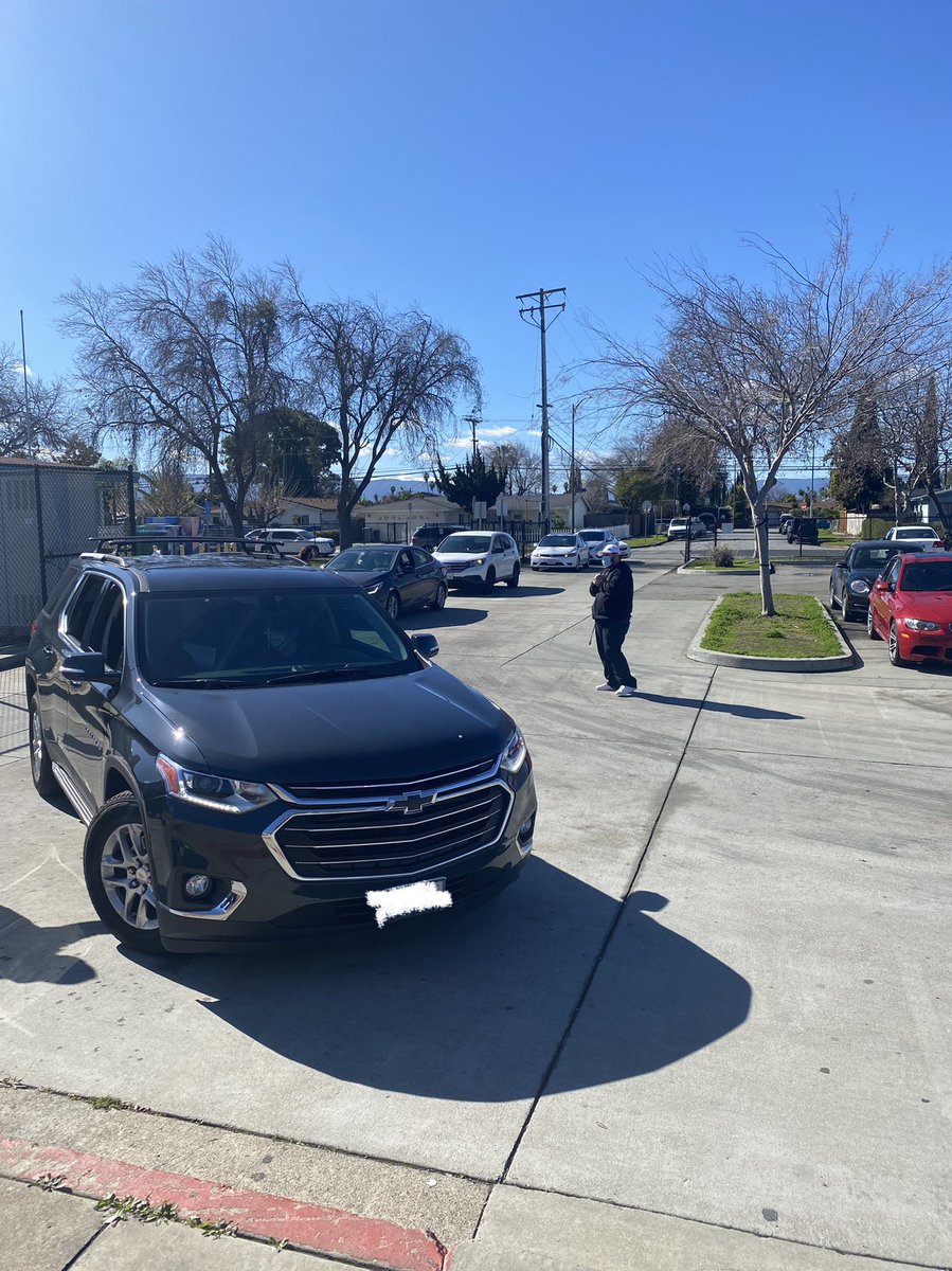 MsGrunewald's tweet image. Our drive-through ‘Fischer Loves Community’ event was a success! What a great way to end the week! @AlumRockUnion #dpvils #fmslearning #arusdunited #arusdunidos