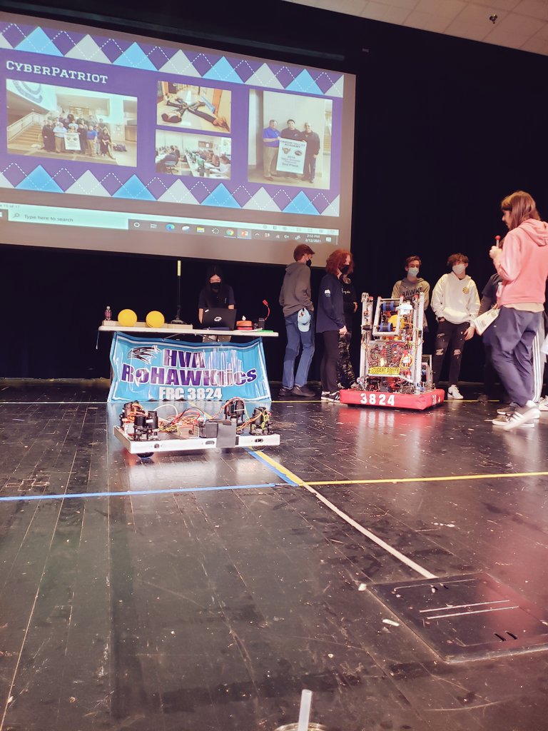 STEM_HVA's tweet image. Such an exciting day as we got to welcome to the newest members of the STEM Academy! Congrats Class of 2024!