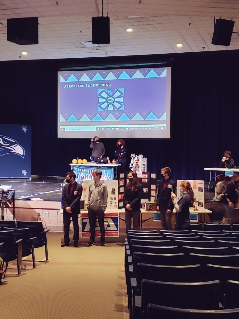 STEM_HVA's tweet image. Such an exciting day as we got to welcome to the newest members of the STEM Academy! Congrats Class of 2024!