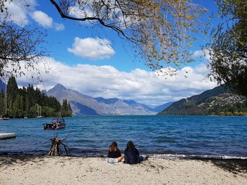 thetravellocker's tweet photo. Is New Zealand the worlds most beautiful country? The jury is out! What do you think? @PureNewZealand
#mathesonlake #LakeWanaka #newzealand #foxglacier #ferns #forest #walk #lake #NZMustdo #RealMiddleEarth #travel #travelblogger https://t.co/VDiXgSfEev