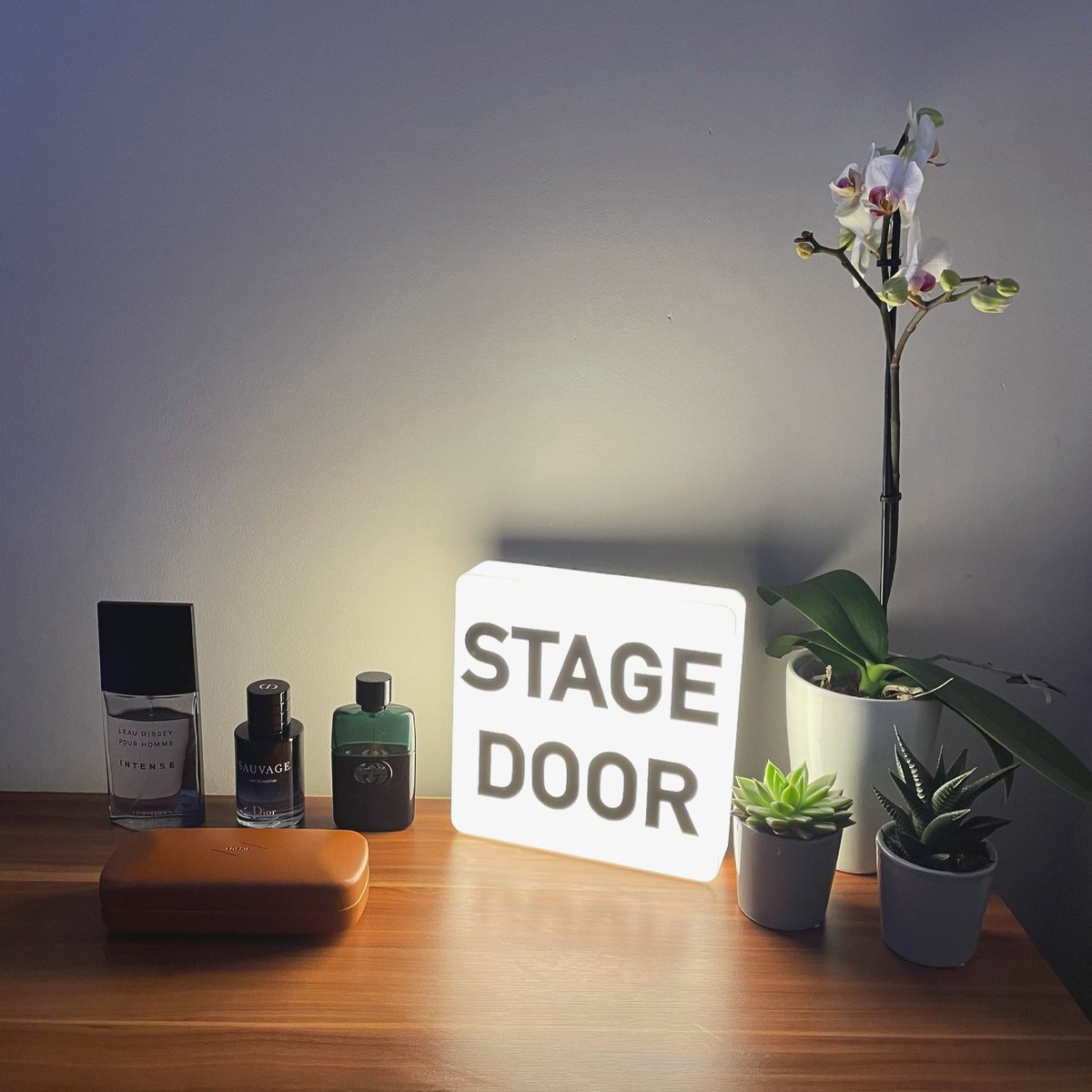 YesRobb's tweet image. So pleased with my Stage Door light box from Practically Perfect LX. Check them out supportind.co.uk/practically-pe… #lightbox #theatre #stage #stagedoor #independentbusiness