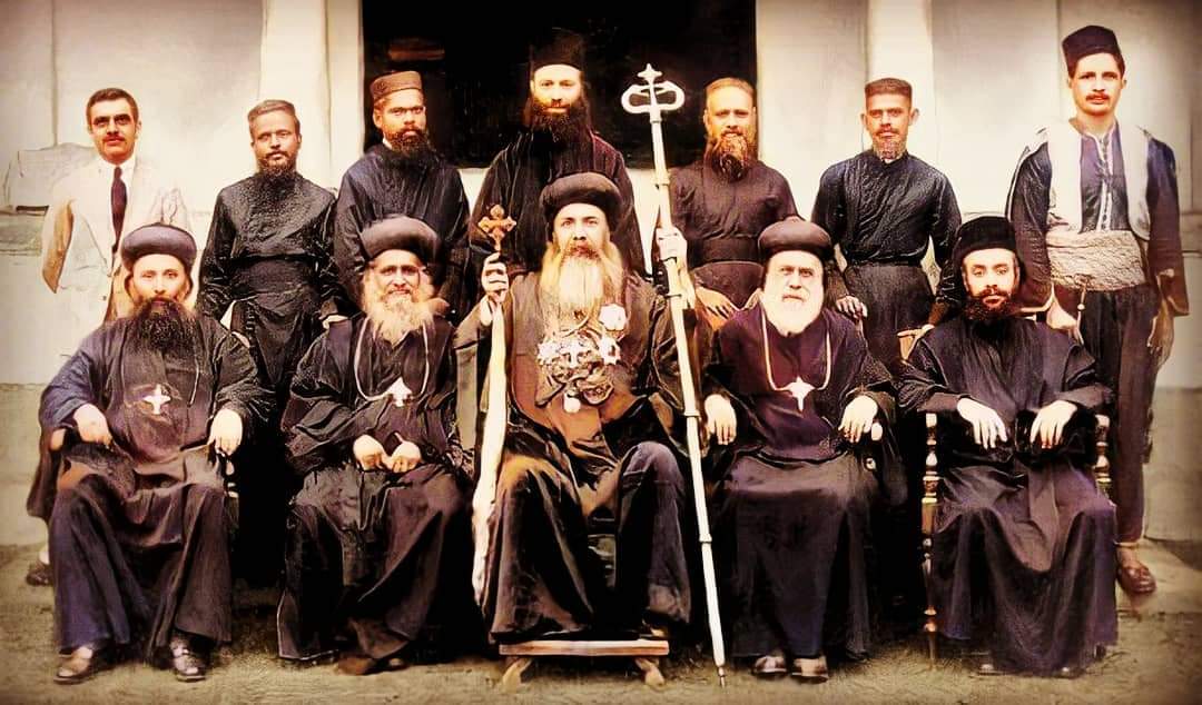 syrianmalankara's tweet photo. St. Ignatius Elias III ♰ 1932 with Indian clergy.

He is the only Patriarch of Antioch entombed in India. His mortal remains are at rest in Dayro d-Mor Ignatius, Manjanikkara, Omaloor Kerala. His feast is tomorrow on the 13th of February. https://t.co/dbiQJryK5m