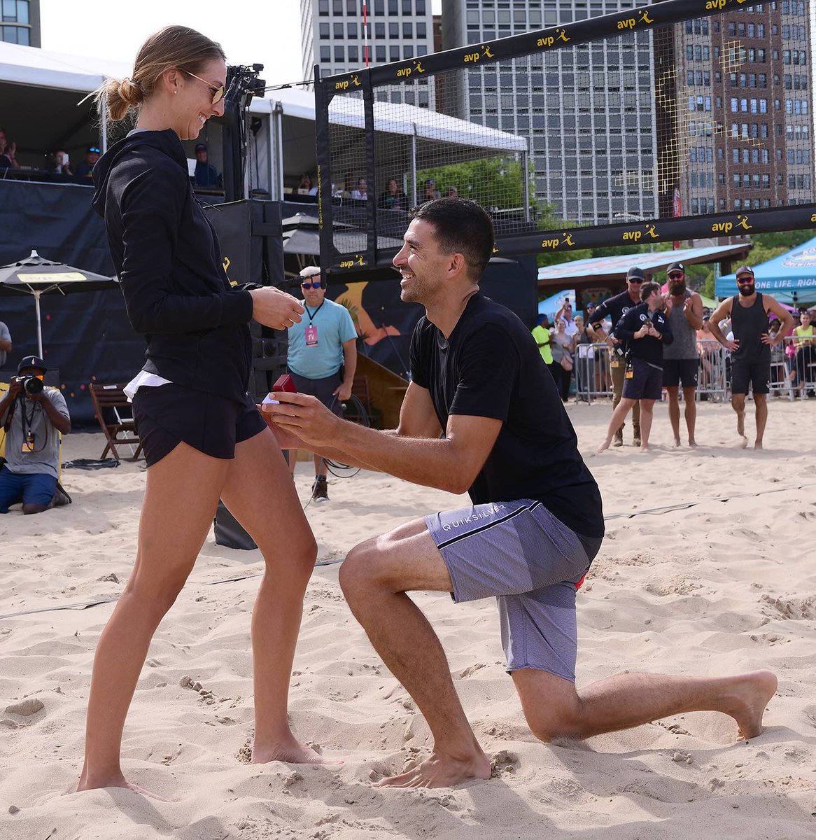 It's the month of ♥️ and it's only fitting that we shout out the AVP couples who have met through the sport of volleyball! Follow the link below to get the scoop about these volleyball lovers 😍

avp.com/news/avp-coupl…