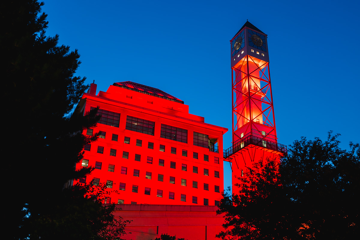 BonnieCrombie's tweet image. Tonight, we're lighting our Clock Tower red and pink in celebration of #HazelMcCallionDay, as we mark her 100th milestone birthday! Hazel is an inspiration to so many &amp;amp; has left her fingerprints all over #Mississauga. We wish her many more years of health and happiness. #Hazel100