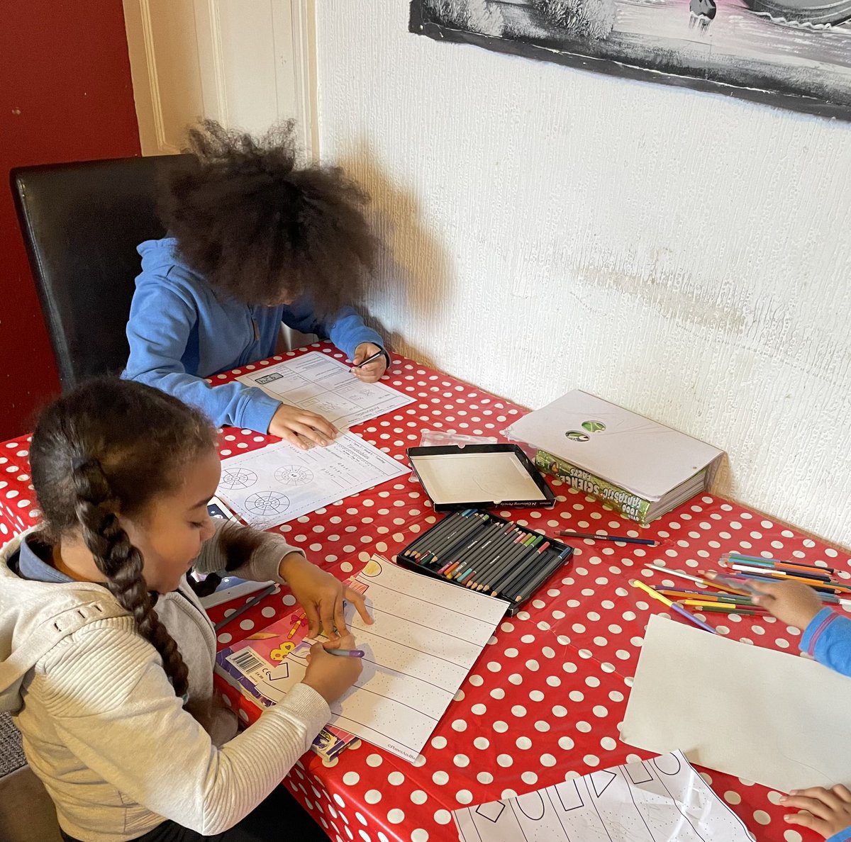 deborahshomefun's tweet photo. It’s been a really long difficult week trying to fit work hours in and kids home schooling however these two have literally got on with there work and play so well. Extra nice suprise with Ashton award. Thank you. @monksabbey @MonksAbbeyFS1 @Year3and4MAPS https://t.co/DzXx6oZWGt