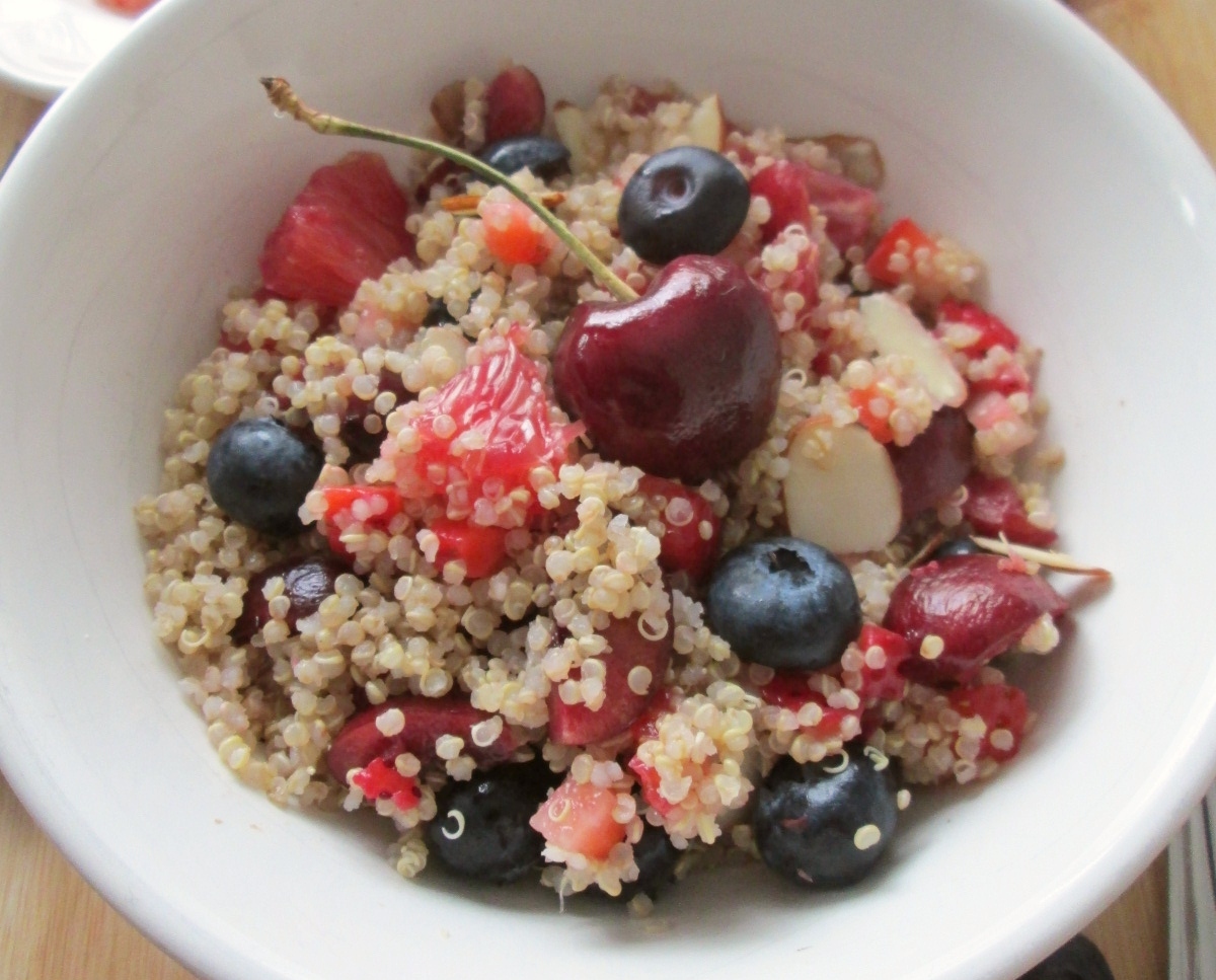 CuadraMorena's tweet photo. Quinua con frutas frescas para el desayuno de San Valentín. Porque es ligera, nutritiva y deliciosa!
https://t.co/OUK1JSrotM
#quinuaconfrutas #recetasconquinua #peruvianrecipes https://t.co/aCq7P6mKp6