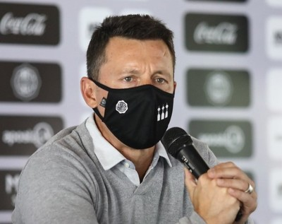 4 of Bielsa's former players have also taken administrative positions:Javier Zanetti (Inter vice-president)Juan Sebastian Veron (President of Estudiantes de La Plata)Juan Roman Riquelme (Boca Juniors vice-president)Christian Bassedas (Olimpia of Paraguay sporting director)