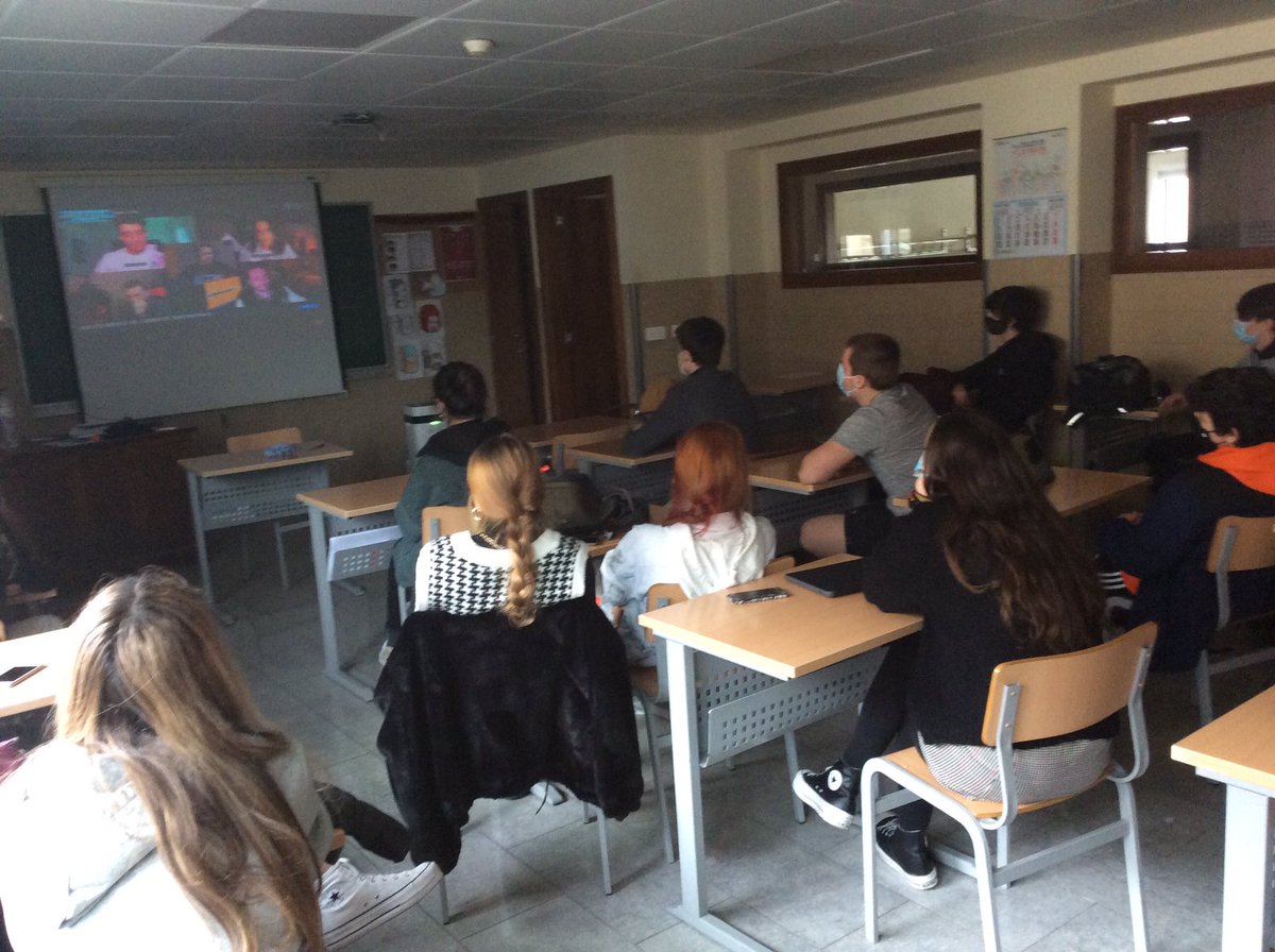 corasemprende tweet media