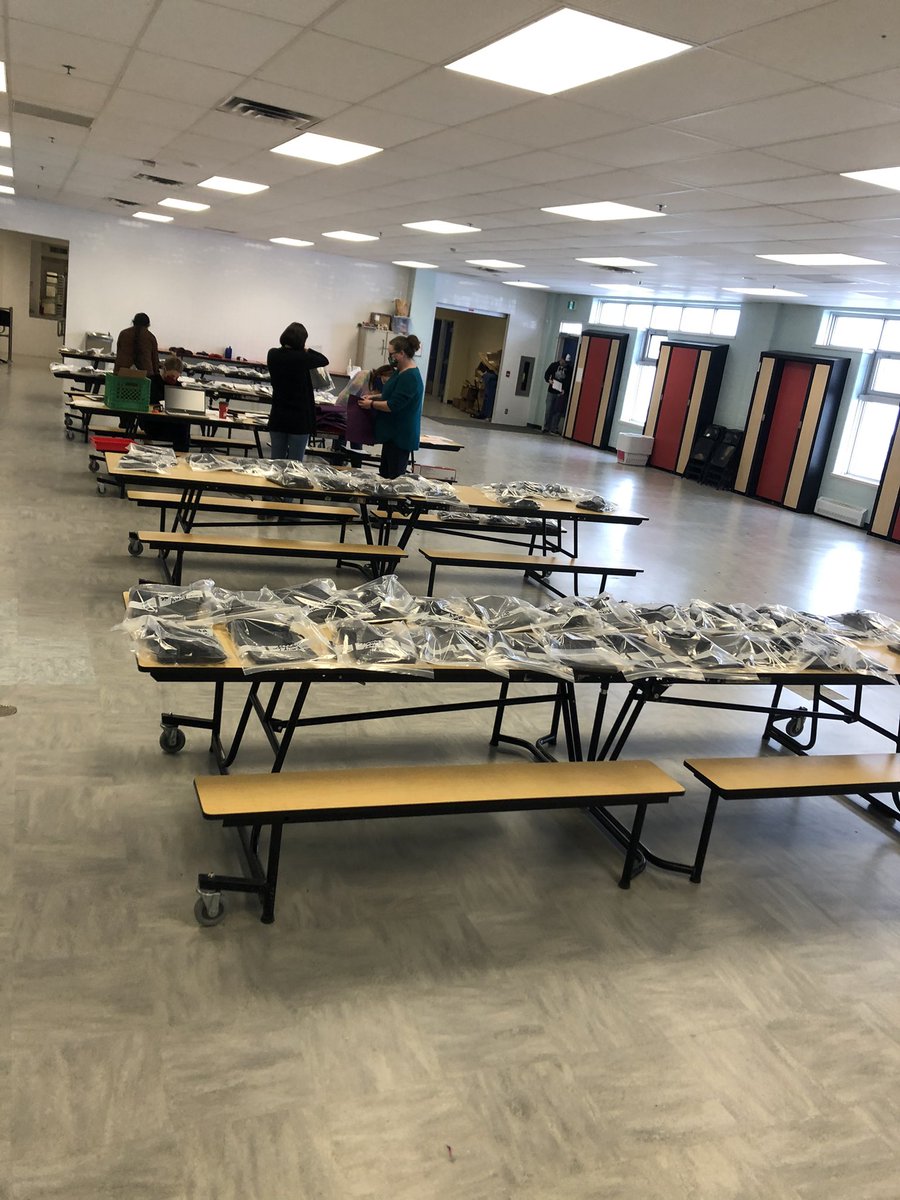 BeehanMrs's tweet photo. The distribution of our Chromebooks @StTeresasSchoo1 is underway ! Big thanks to @MissMelTL for all your hard work on organizing this and to all the staff for the amazing covid safe team work 💪🏻 https://t.co/2vlEChezuV