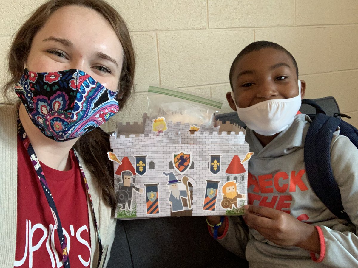 neubie25's tweet photo. Valentine fun! We love the days that are all abput chocolate and love🥰💙 #eessoars #lovetheseravens https://t.co/G1aqxBVIU9