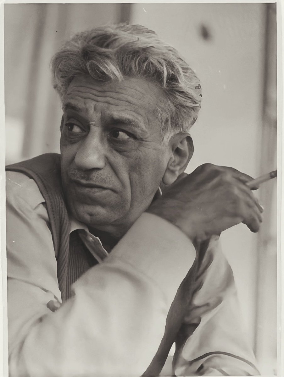 Ömür başdan-başa, beşikdən-qəbrə
Həyatın sevinci, qəmi deyilmi?
Ölüm bir ömürlük iztirabların 
Ağrının, acının cəmi deyilmi?

©Bəxtiyar Vahabzadə