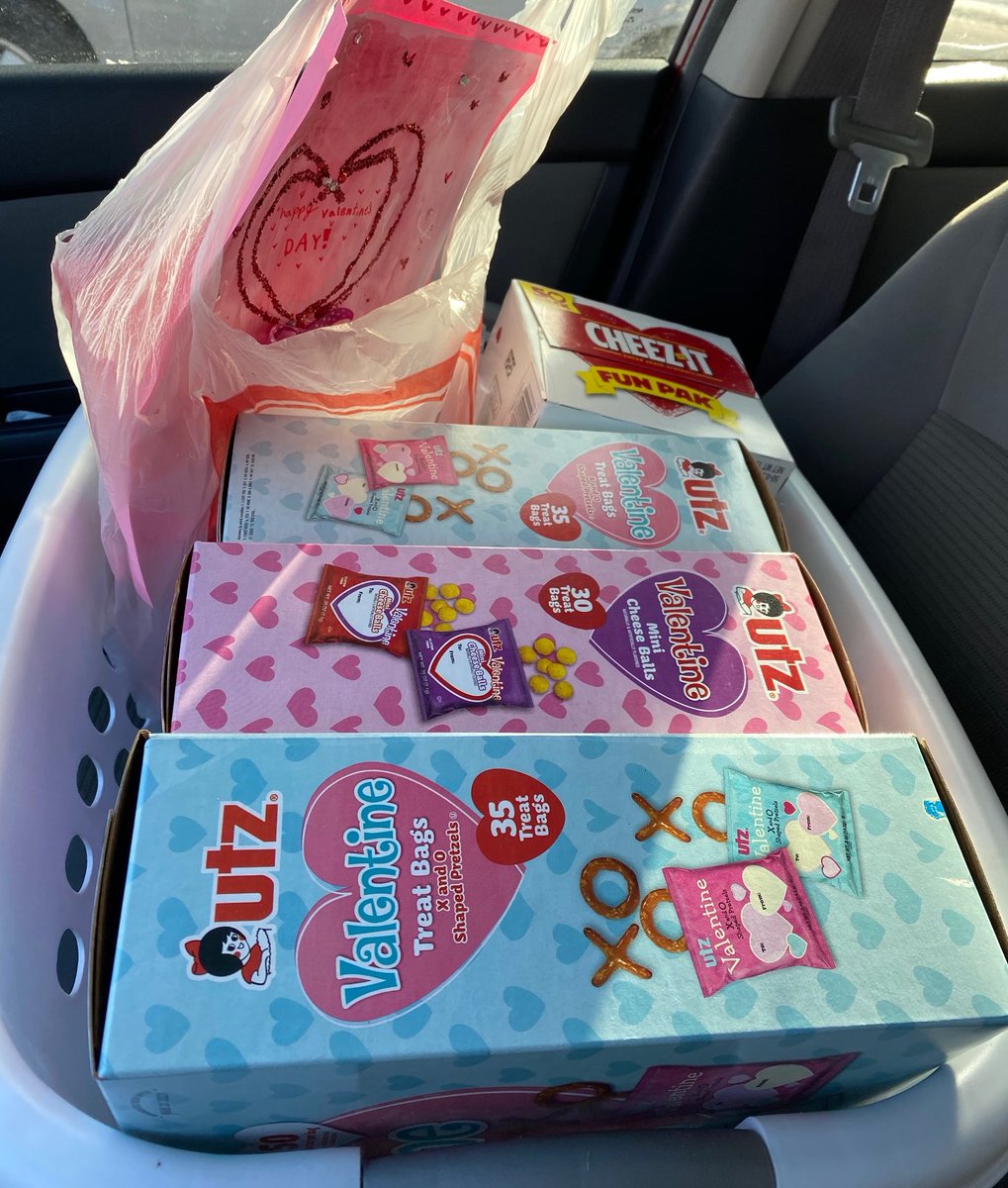 raypecschools's tweet photo. Yesterday, we showed students making Valentine's Day cards for senior citizens. Today, RPHS Senior Tamia Schiele, the project organizer, delivered 150 cards &amp; snacks to Foxwood Springs in Raymore. Thank you, Tamia, for planning this inter-generational project! #loverp #raypec https://t.co/CjM50LXXHH