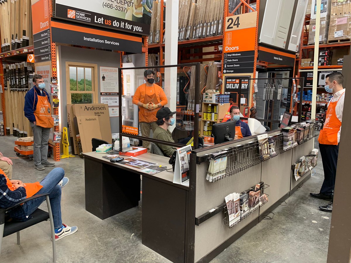 THDSullivan's tweet photo. DC Josh taking time to teach/coach/train in @HDQuincy2670 on HDIS Windows. @JenThePlantLady @Mike_Attar @EdSloan_HDE @Williams2Bryan @KendraByrd24 https://t.co/bFEf74Z0Mm