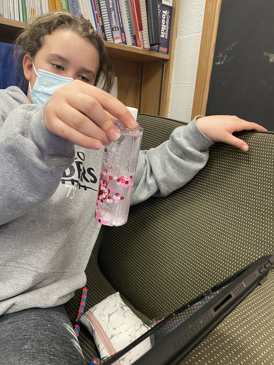 mel_hottelman's tweet photo. We had so much fun making lava lamps during our covid style friendship party!!! #learningwithdragons @NKCSchools @ChouteauSchool https://t.co/8e71SUBurX