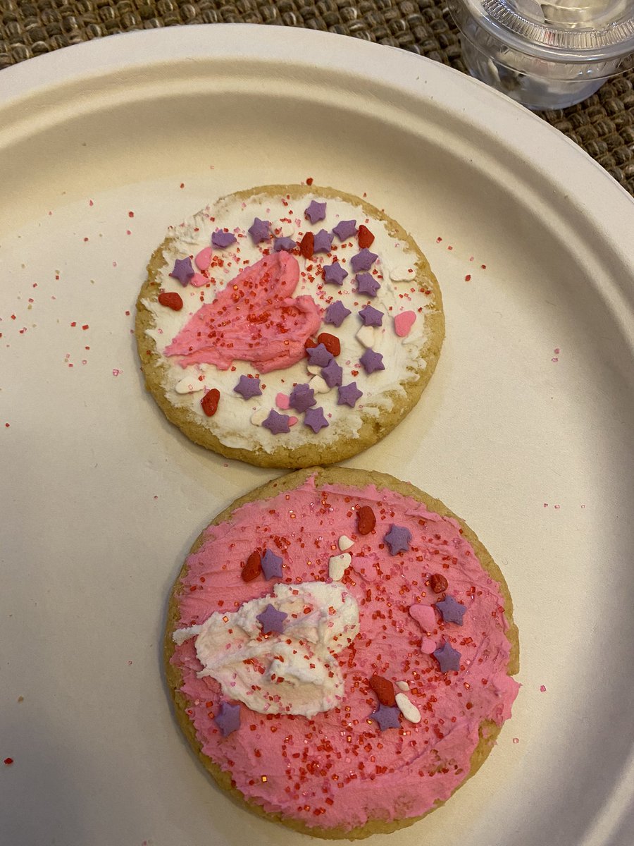 Alexia and I made cookies for Spanish club <a href="/tchspanishclub/">TC Spanish Club</a> Happy Valentines Day! <a href="/alexia20916138/">alexia</a> 💓💓