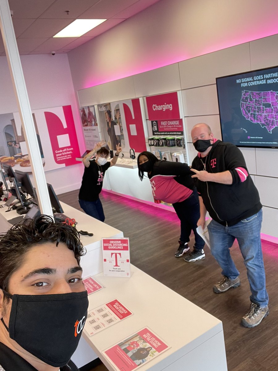 sergio97877245's tweet photo. Awesome visit from @NRWeir2112 !!! Beautiful partnership with T-mobile!! Come check us out at Kankakee!!
#Tccfamily #Tmobile @dannysoro @Wireless4TCC @prtopazTCC @TCCMobile @asadirfan @saadzakirtcc @BrettKennedyTCC @jaymaliktcc https://t.co/Wbg3OP4CMM
