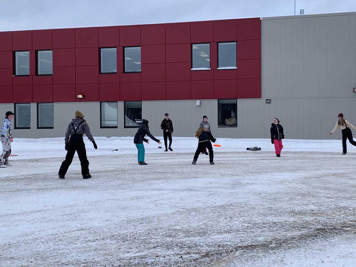EGLS_Huskies's tweet photo. Had a couple wicked classes outdoors the last couple days with our PE groups. Some #Ultimate and #DiscGolf with our HL group, and some #quinzee building today with PE 6/7s.  #OutdoorED https://t.co/ZM6Lc9oVws