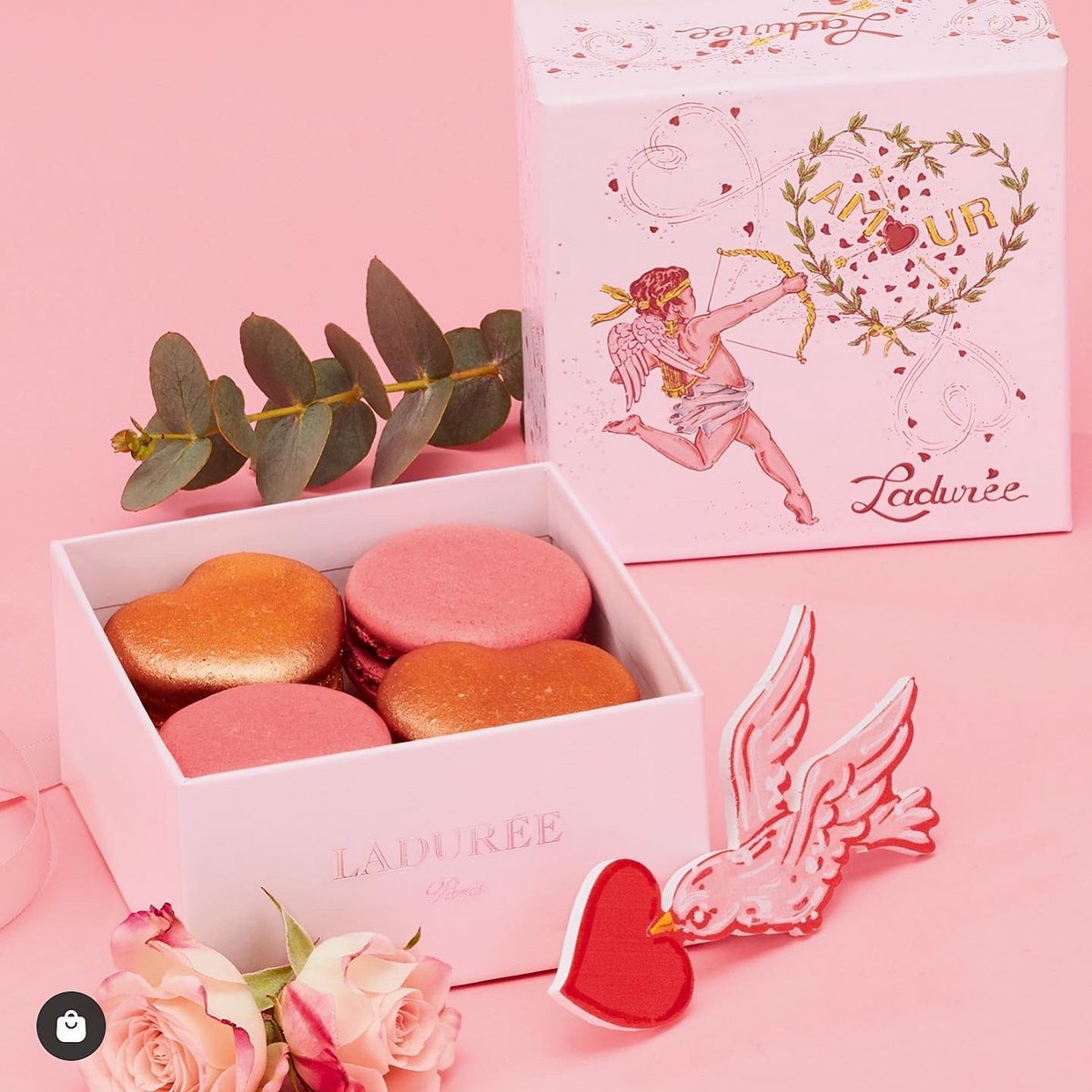 🍬 #HappyVDay: A few of our favorite sweet treats, from 🐛 gummies to artistic confections 🍰 , hand-painted chocolates to the perfect macaron, swipe for some serious gift inspo 🍫 <a href="/SockerbitNYC/">Sockerbit USA</a> <a href="/SupermoonBake/">Supermoon Bakehouse</a> <a href="/elbowchocolates/">Christopher Elbow</a> @MaisonLaduree