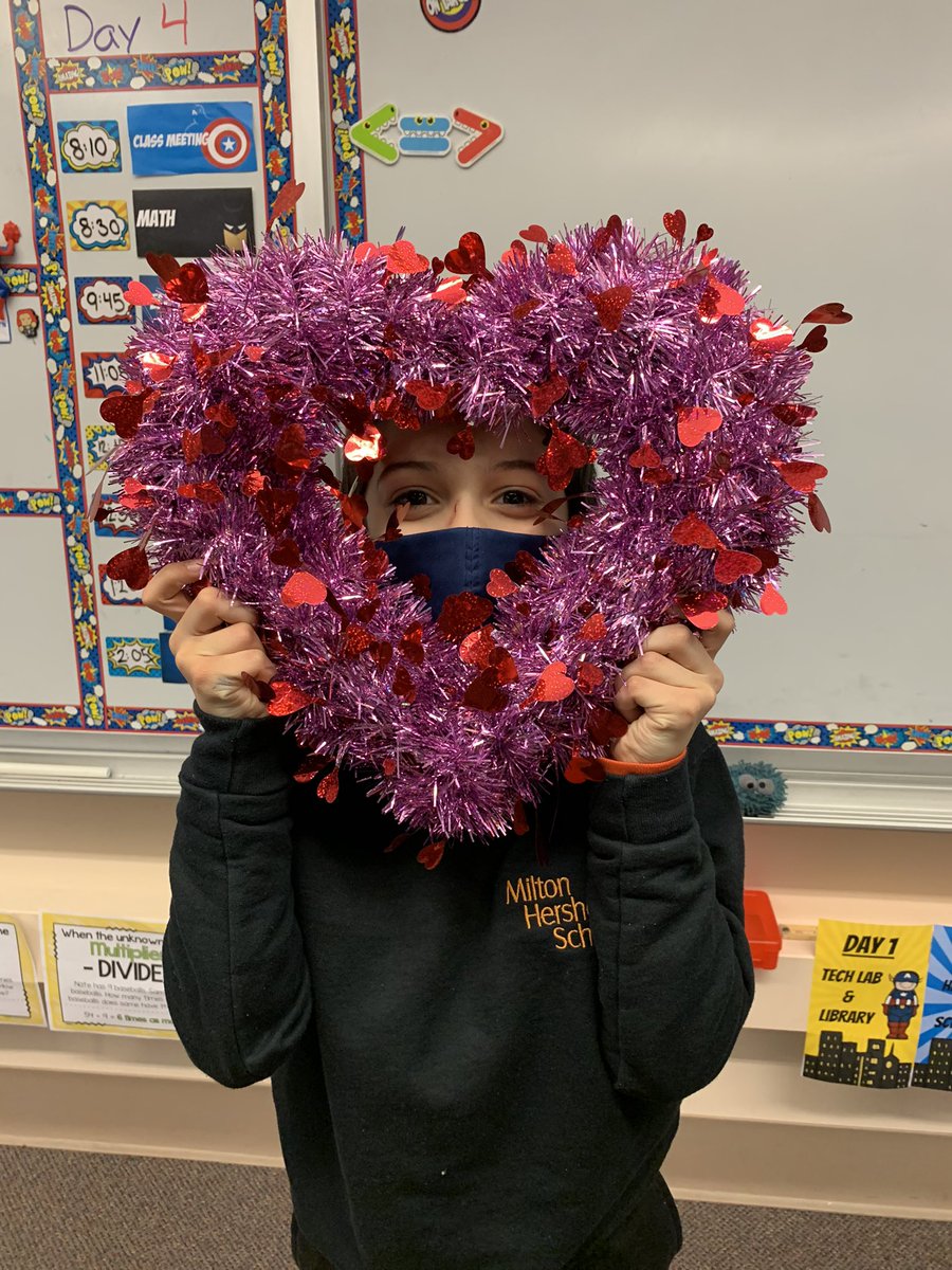 Stoutzenheroes's tweet photo. This class has stolen my heart! (Literally!) 🤣 @MHPrincipals @miltonhershey https://t.co/6m5VHz08uH