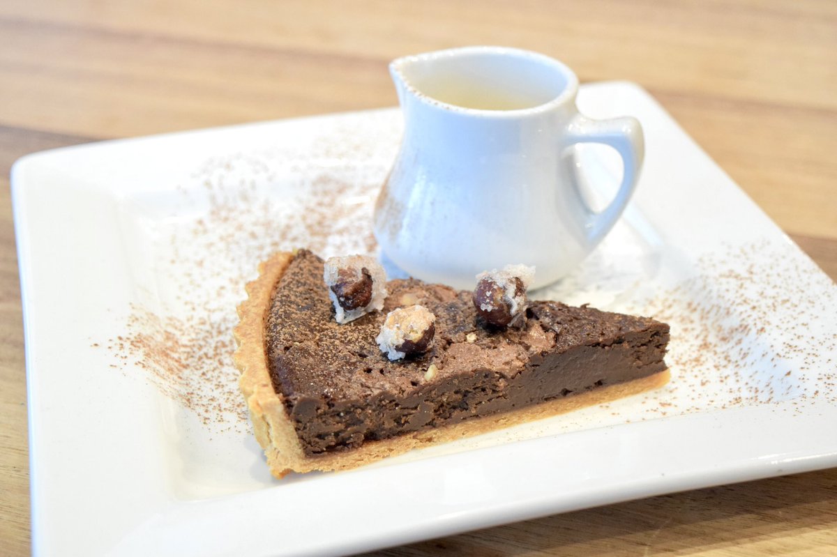 Indulge this Valentine’s Day 🍫❤️#coquitlam #supportlocal Call 604-941-4219 for reservations.