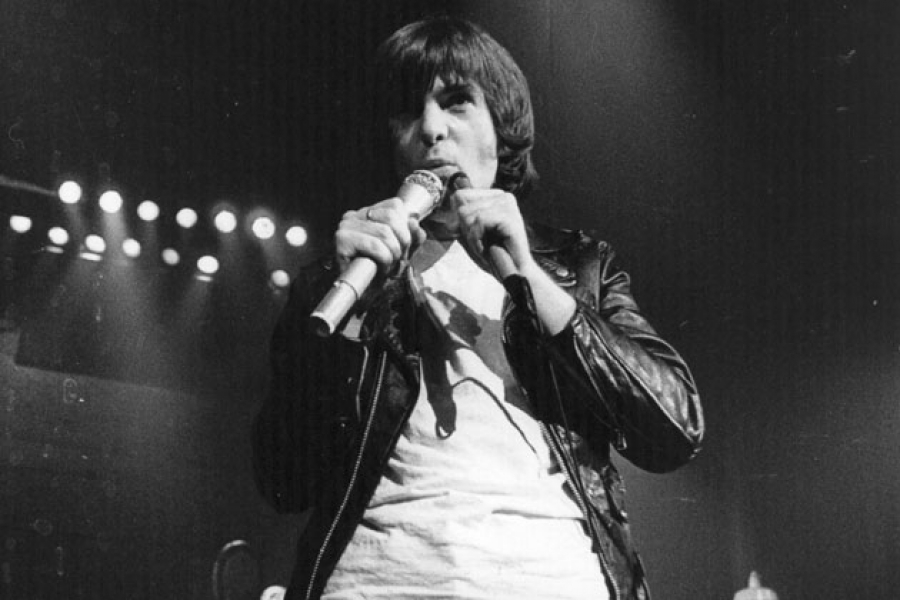 Happy birthday Peter Gabriel 
Born February 13, 1950 