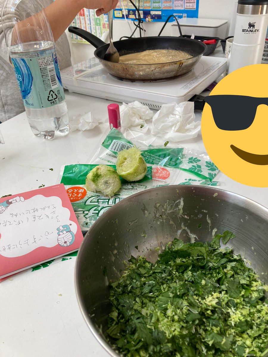 ゆーさん パワー下げないで A Twitter ドラえもんとか見るより良いと思って最近子供にドクターストーン見せてる 今日は作中に出てきた パクチー ライム はちみつ 炭酸水のみでコーラ作ってみた パクチーの香りすごいし甘さ足りないけど後味コーラだ