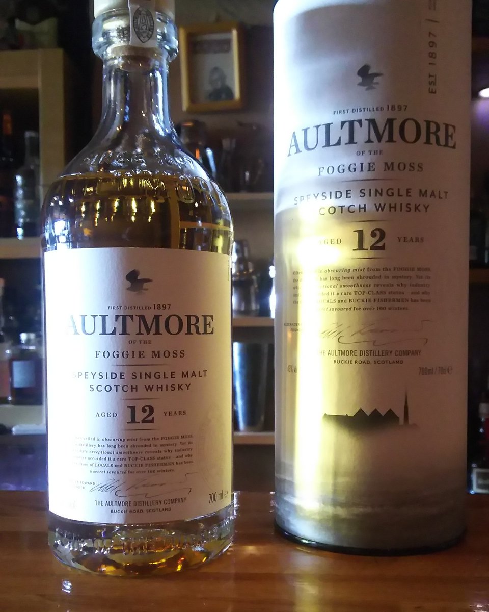 barhalftone's tweet photo. 新入荷シリーズ。

AULTMORE 12yo
オルトモア 12年 (オルトモーア？)

スペイサイドのノンピートのシングルモルトでございます。

昨日見たときはもっと濁って見えたんですけど。

#aultmore12 #aultmore #オルトモア12年 #オルトモア #オルトモーア https://t.co/0kXrtiliWg
