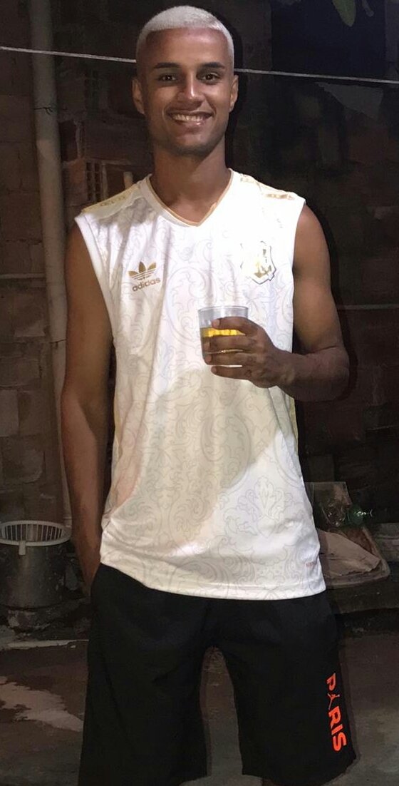 DigoSafadex's tweet photo. Gratidão por mais um ano de vida...que Deus me guie e me guarde em seus braços,me livrando de toda emboscada do inimigo e me abençoe com coisas boas . AMÉM👐😢❤ https://t.co/nSsn5JAj7r