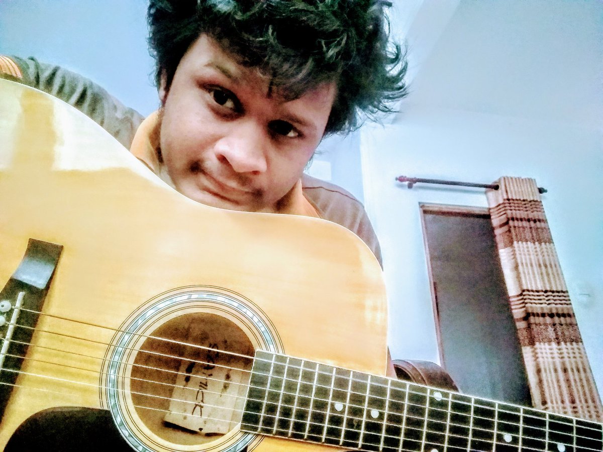 isuruudantha's tweet photo. #free #time #life #music #guitar #every_thing https://t.co/uAo3SwEULt