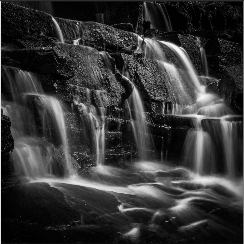 Hatch Brook Falls #pin #landscapephotography #waterfall #waterfallphotography #hatchbrookwaterfall #iainjackphotography #mono #monochromehome #canonphotography #canonphotographers instagr.am/p/CLNd8ReAW3T/