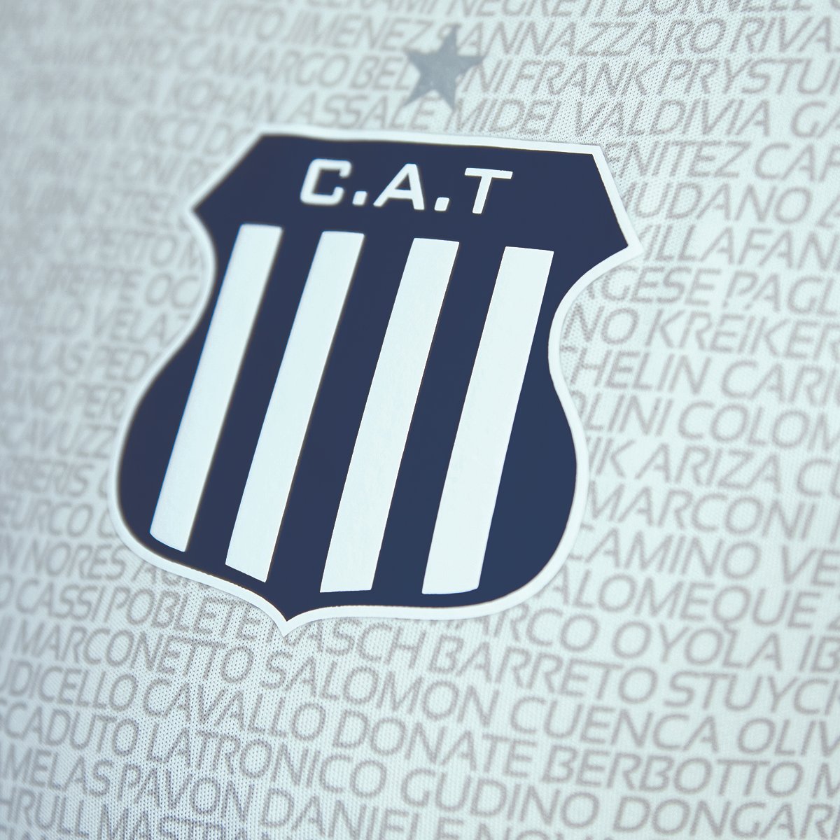 CATalleresdecba's tweet photo. SIEMPRE JUNTOS

La principal característica de este diseño es que todo el cuerpo está estampado simbólicamente con la presencia de socios y socias que estuvieron junto al Club durante estos dificiles meses de pandemia.

GRACIAS 🙌🏼 https://t.co/2R9leJeYME