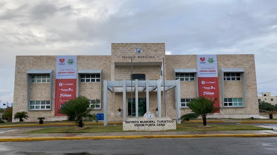 BrunoBenitezRD's tweet photo. Felicitar a @RamirezManolito y el consejo de regidores de Punta Cana, por la aprobación de la Resolución No. 16 que ordena crear “Espacios Cardioprotegido” en Plaza y Centros comerciales.

“Una parada cardiaca puede ocurrir en cualquier momento y lugar.”

¡Tus manos salvan vidas! https://t.co/R0luPxmchG