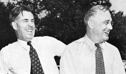 1940 - Roberts played baseball for the University of Wisconsin. Henry Wallace, Roosevelt's Secretary of Agriculture and VP candidate visited the campus and met and talked to Roberts showing him a copy of the oil cartel memo. // possible period of recruitment?
