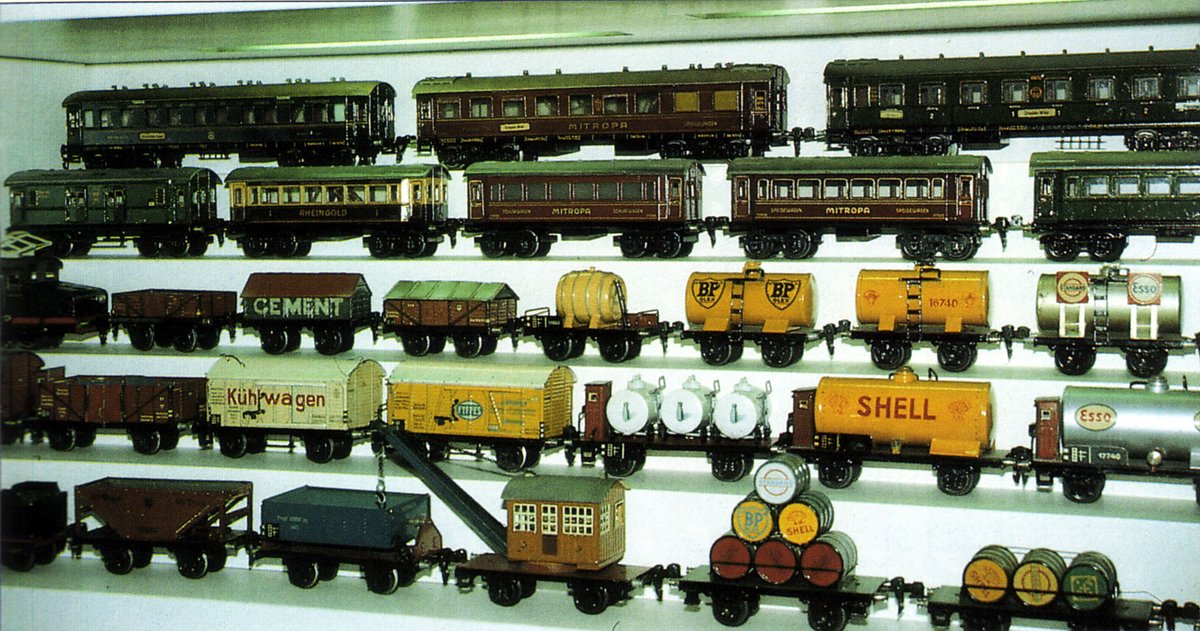 鉄道模型コレクターのF1ドライバー、 リカルド・パトレーゼ。