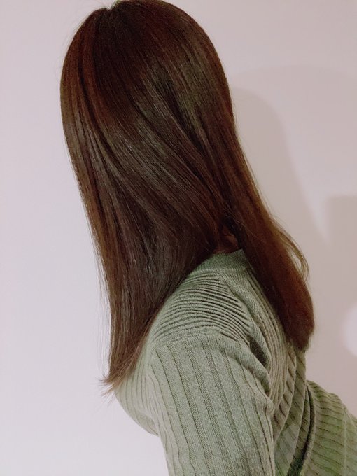 はよみ そういや昨日25㌢ほどばっさり切りました 子供の時からずーっとロングでここまで短いのは中学生ぶり( * ॑꒳ ॑*)&hearts;️ たっぷりある毛量もすいてもらって軽くなった✨ てなわけで本日も15:00からHARUやで<a href="/tag/%E5%89%8D%E6%92%AE%E3%81%A3%E3%81%9F%E3%82%84%E3%81%A4"class="tags"><span>#前撮ったやつ</span></a>