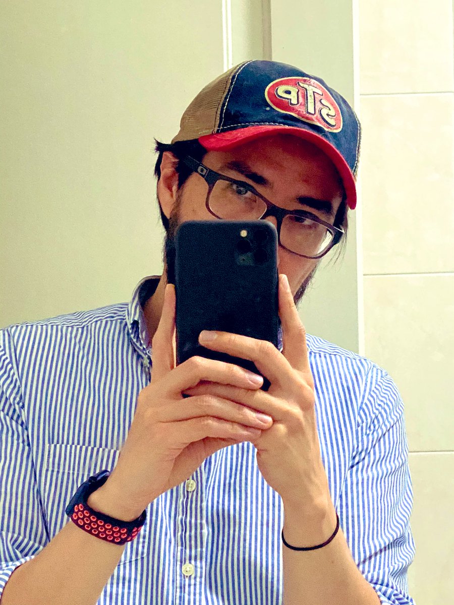 urquizap's tweet image. Bathroom selfie. #ForNoReason