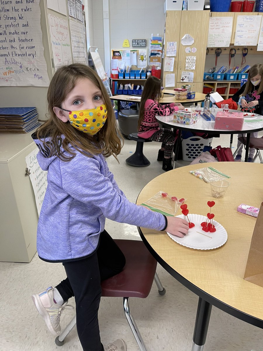 sfreysummit's tweet photo. Valentine’s Day - Part 3 @summitbees @wearefhsd https://t.co/Gd0SJzbnoK