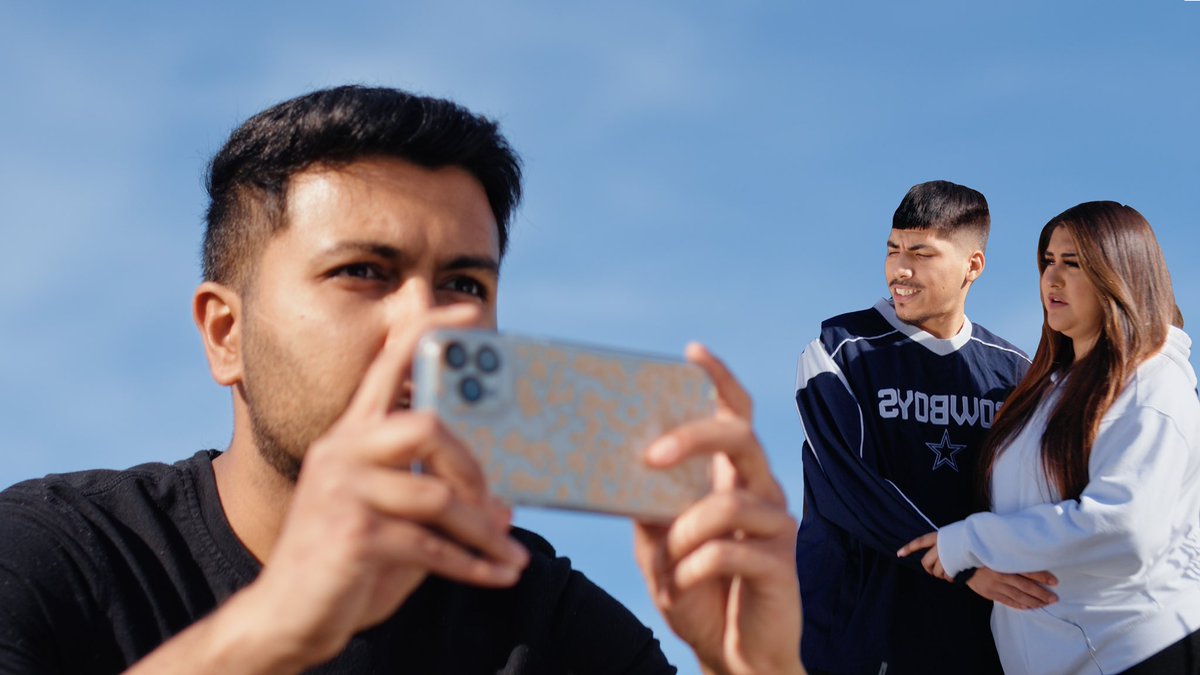 GeekSlayer73's tweet photo. New video on my channel! “Can you take a picture of us?” https://t.co/gZ1oFwTyWb https://t.co/cvRZP7T7jM